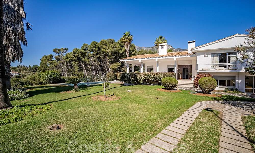 Charmante villa à vendre sur un grand terrain avec vue sur la mer dans un quartier calme à proximité du centre de Marbella 41791