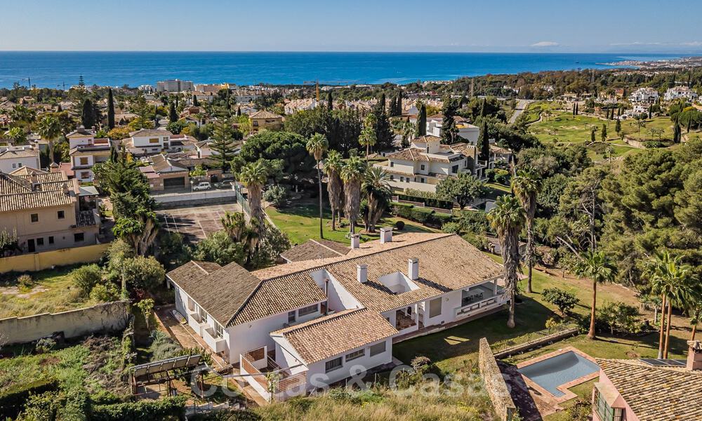 Charmante villa à vendre sur un grand terrain avec vue sur la mer dans un quartier calme à proximité du centre de Marbella 41796