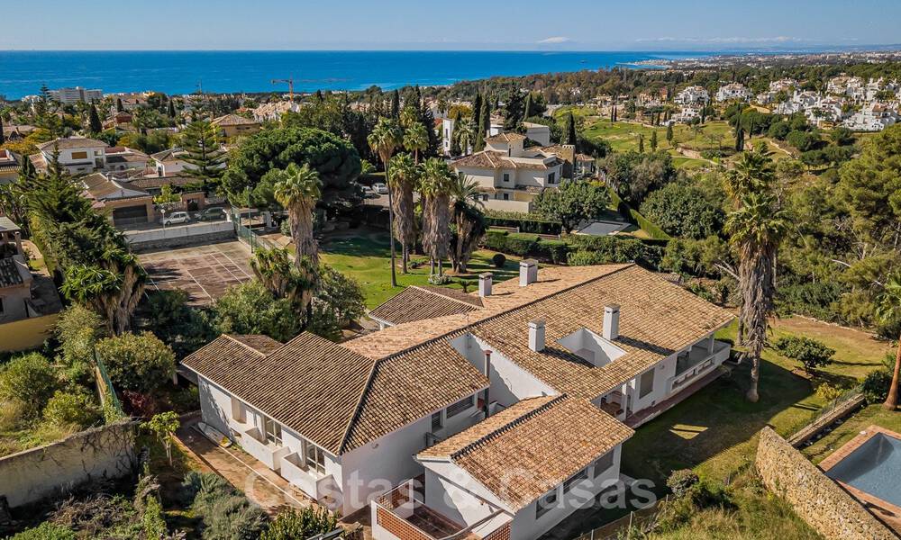 Charmante villa à vendre sur un grand terrain avec vue sur la mer dans un quartier calme à proximité du centre de Marbella 41797