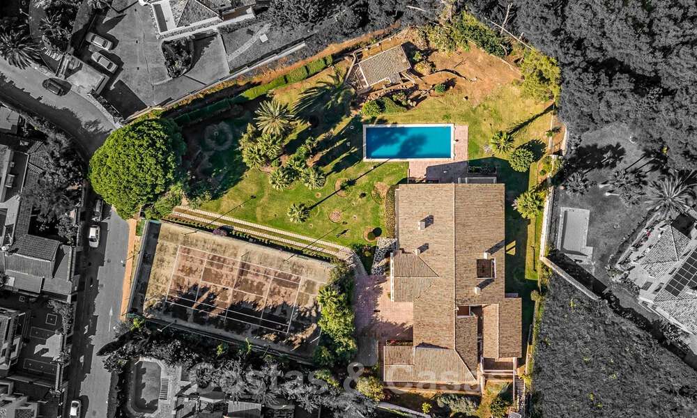 Charmante villa à vendre sur un grand terrain avec vue sur la mer dans un quartier calme à proximité du centre de Marbella 41798