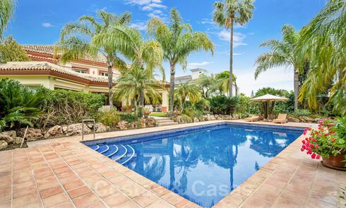 Vente d'une villa de luxe avec vue sur le jardin, a un pas de la mer à Guadalmina Baja à Marbella 41818