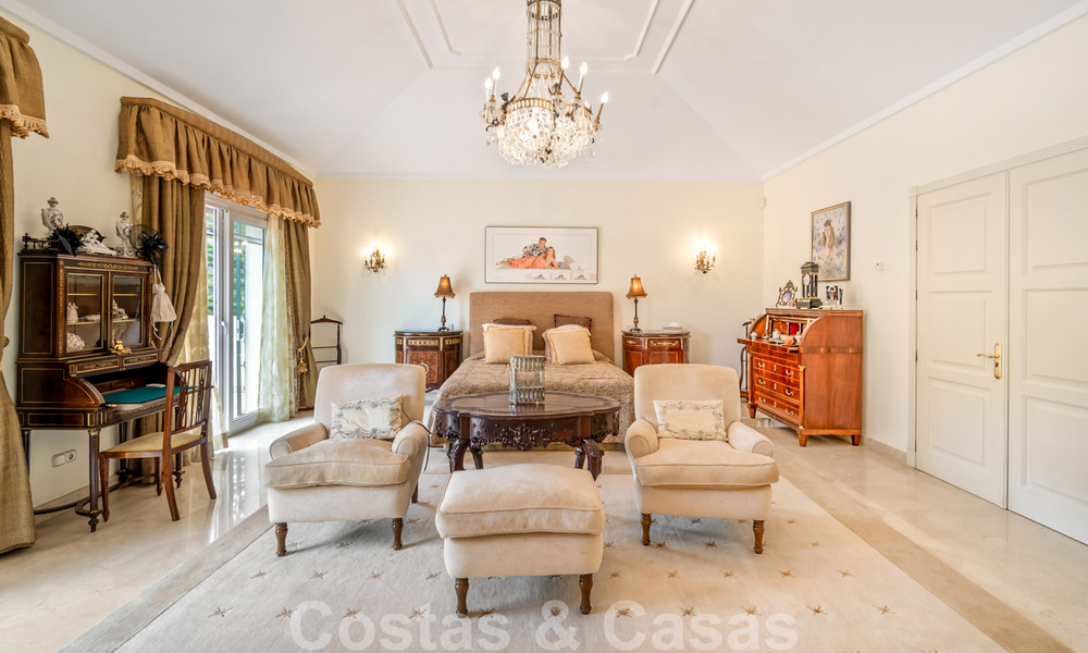 Vente d'une villa de luxe avec vue sur le jardin, a un pas de la mer à Guadalmina Baja à Marbella 41824