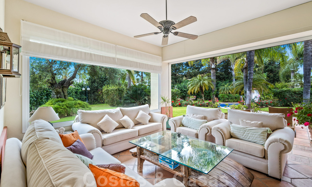 Vente d'une villa de luxe avec vue sur le jardin, a un pas de la mer à Guadalmina Baja à Marbella 41842