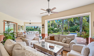 Vente d'une villa de luxe avec vue sur le jardin, a un pas de la mer à Guadalmina Baja à Marbella 41844 