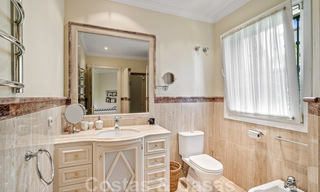 Vente d'une villa de luxe avec vue sur le jardin, a un pas de la mer à Guadalmina Baja à Marbella 41846 