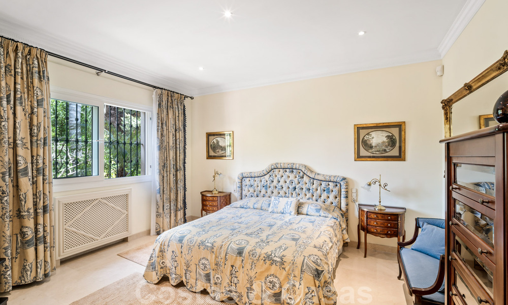 Vente d'une villa de luxe avec vue sur le jardin, a un pas de la mer à Guadalmina Baja à Marbella 41848