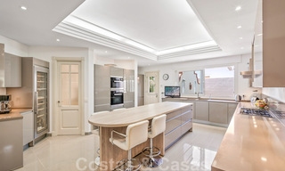 Vente d'une villa de luxe avec vue sur le jardin, a un pas de la mer à Guadalmina Baja à Marbella 41850 