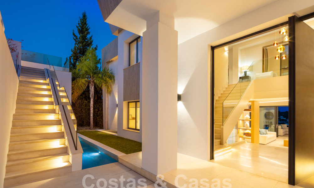 Villa moderne à vendre avec vue panoramique sur la mer à Marbella - Benahavis 58752
