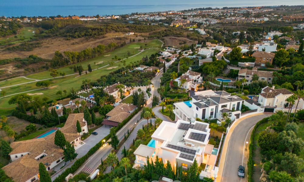 Villa moderne à vendre avec vue panoramique sur la mer à Marbella - Benahavis 58779