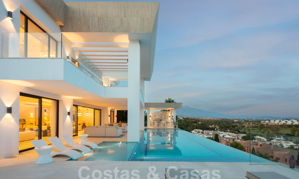 Villa moderne à vendre avec vue panoramique sur la mer à Marbella - Benahavis 58780