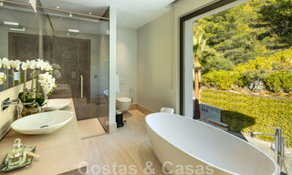 Villa de luxe contemporaine et moderne à vendre dans un style de resort avec vue panoramique sur la mer à Cascada de Camojan à Marbella 42086 