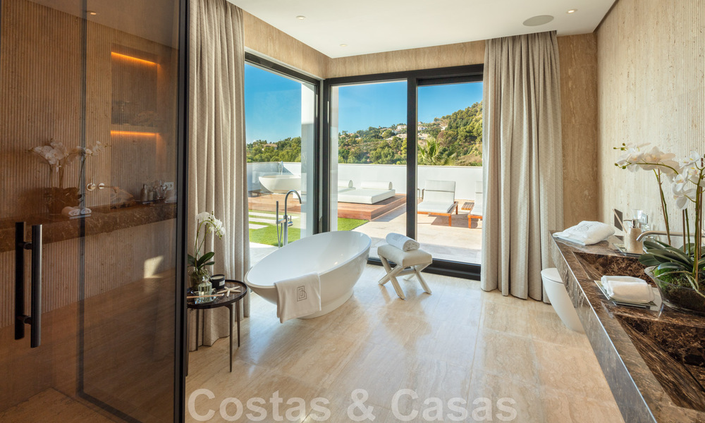 Villa de luxe contemporaine et moderne à vendre dans un style de resort avec vue panoramique sur la mer à Cascada de Camojan à Marbella 42094