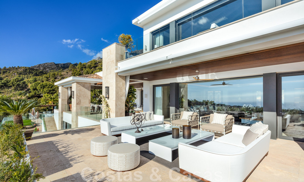 Villa de luxe contemporaine et moderne à vendre dans un style de resort avec vue panoramique sur la mer à Cascada de Camojan à Marbella 42105