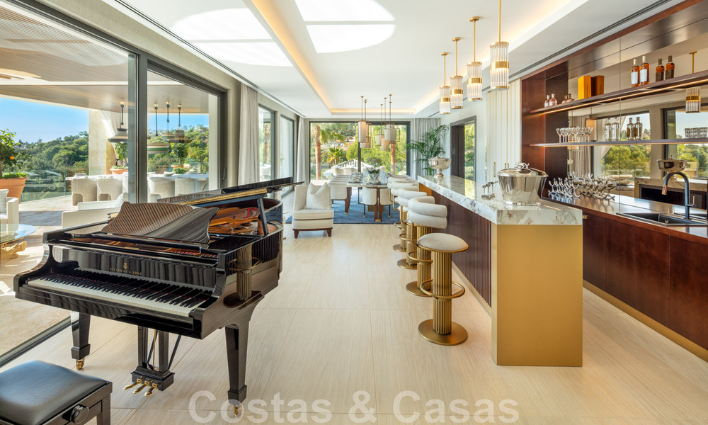 Villa de luxe contemporaine et moderne à vendre dans un style de resort avec vue panoramique sur la mer à Cascada de Camojan à Marbella 42111