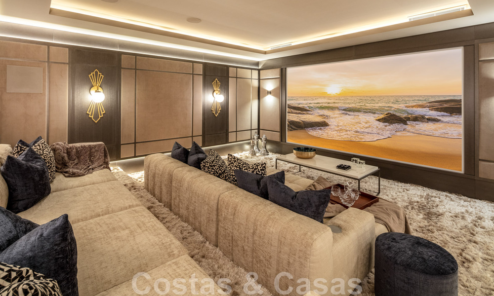 Villa de luxe contemporaine et moderne à vendre dans un style de resort avec vue panoramique sur la mer à Cascada de Camojan à Marbella 42119