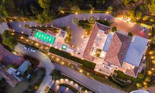 Villa de luxe contemporaine et moderne à vendre dans un style de resort avec vue panoramique sur la mer à Cascada de Camojan à Marbella 42123 