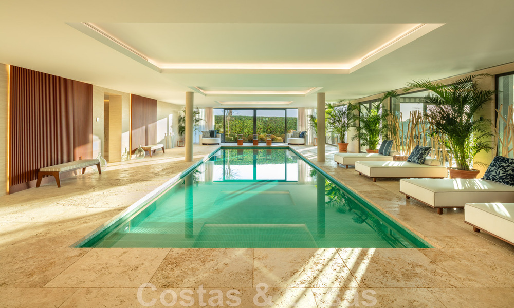 Villa de luxe contemporaine et moderne à vendre dans un style de resort avec vue panoramique sur la mer à Cascada de Camojan à Marbella 42125