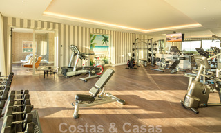 Villa de luxe contemporaine et moderne à vendre dans un style de resort avec vue panoramique sur la mer à Cascada de Camojan à Marbella 42127 