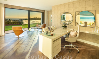Villa de luxe contemporaine et moderne à vendre dans un style de resort avec vue panoramique sur la mer à Cascada de Camojan à Marbella 42128 