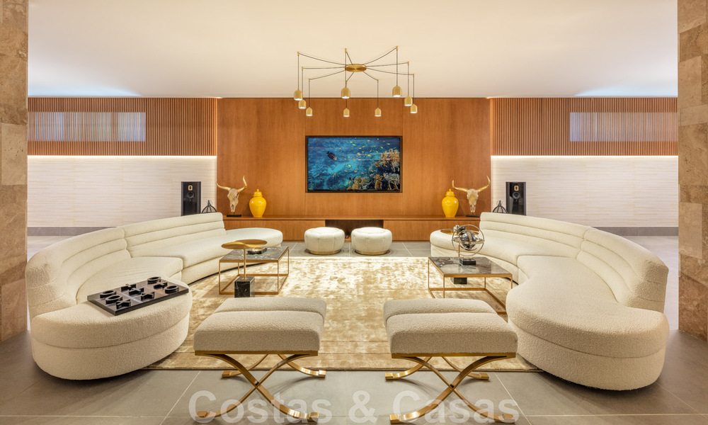 Villa de luxe contemporaine et moderne à vendre dans un style de resort avec vue panoramique sur la mer à Cascada de Camojan à Marbella 42406