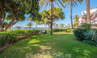 Appartement rénové à vendre, avec vue sur la mer, au centre de Puerto Banus, Marbella 42075 