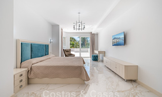 Appartement rénové à vendre, avec vue sur la mer, au centre de Puerto Banus, Marbella 42239 