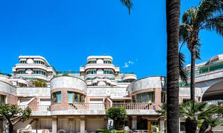 Appartement rénové à vendre, avec vue sur la mer, au centre de Puerto Banus, Marbella 42240 