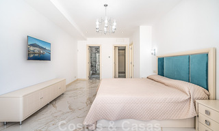 Appartement rénové à vendre, avec vue sur la mer, au centre de Puerto Banus, Marbella 42243 