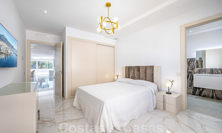 Appartement rénové à vendre, avec vue sur la mer, au centre de Puerto Banus, Marbella 42246 