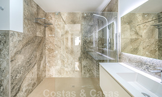 Appartement rénové à vendre, avec vue sur la mer, au centre de Puerto Banus, Marbella 42250 