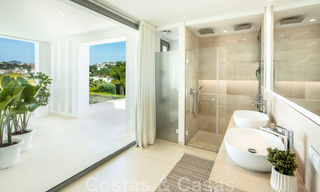 Villa de conception à vendre dans une urbanisation exclusive de Nueva Andalucia - Marbella 42143 