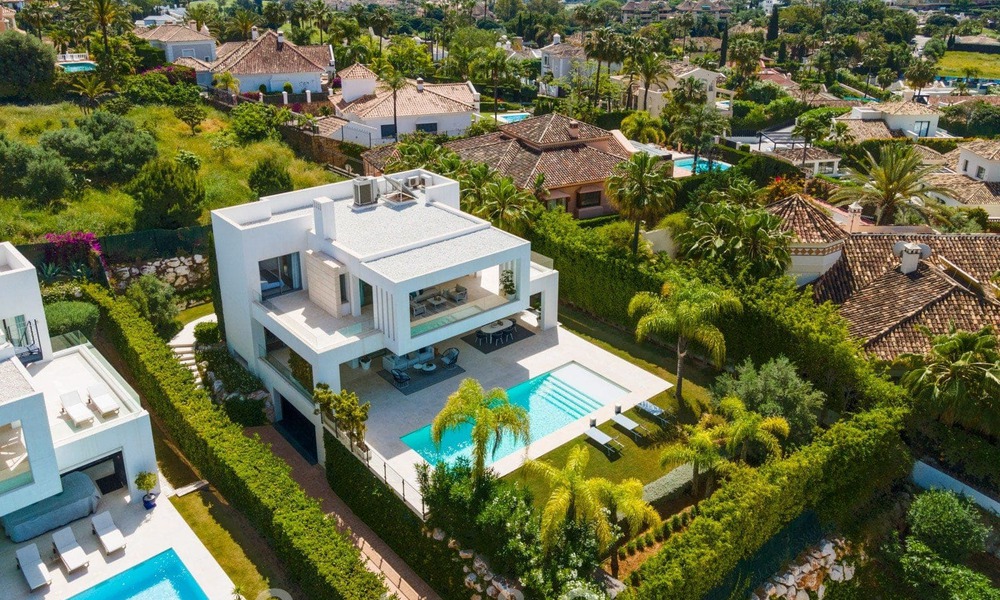Villa de conception à vendre dans une urbanisation exclusive de Nueva Andalucia - Marbella 42148