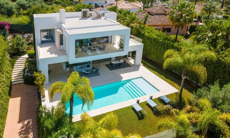 Villa de conception à vendre dans une urbanisation exclusive de Nueva Andalucia - Marbella 42149