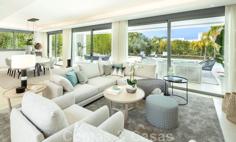 Villa de conception à vendre dans une urbanisation exclusive de Nueva Andalucia - Marbella 42161