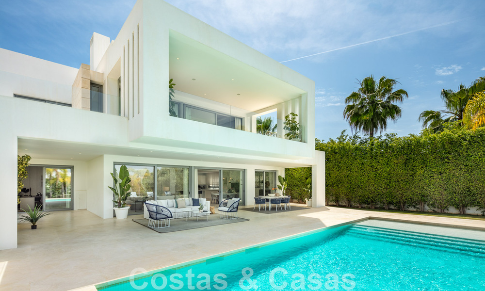 Villa de conception à vendre dans une urbanisation exclusive de Nueva Andalucia - Marbella 42165