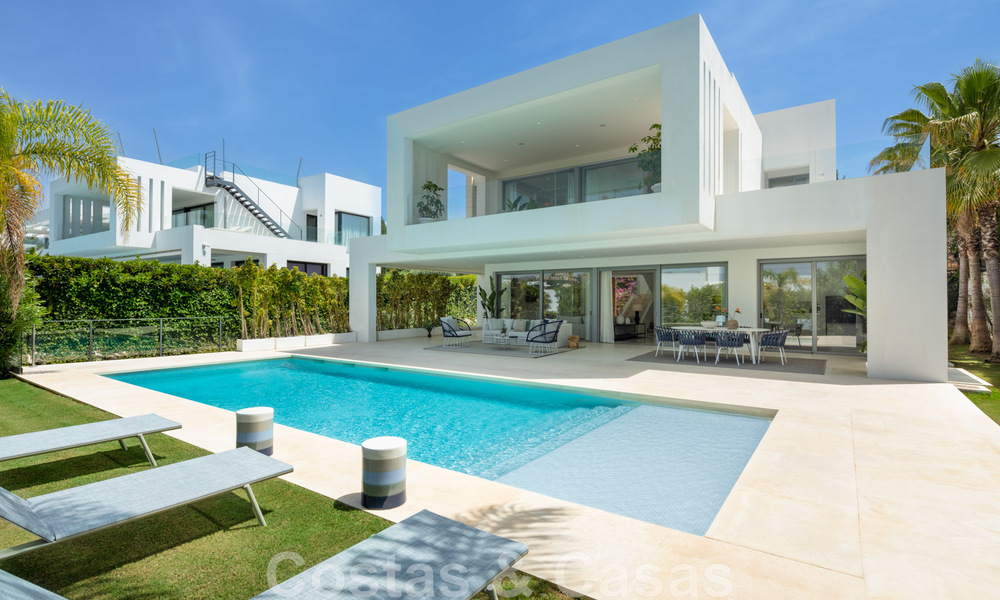 Villa de conception à vendre dans une urbanisation exclusive de Nueva Andalucia - Marbella 42167