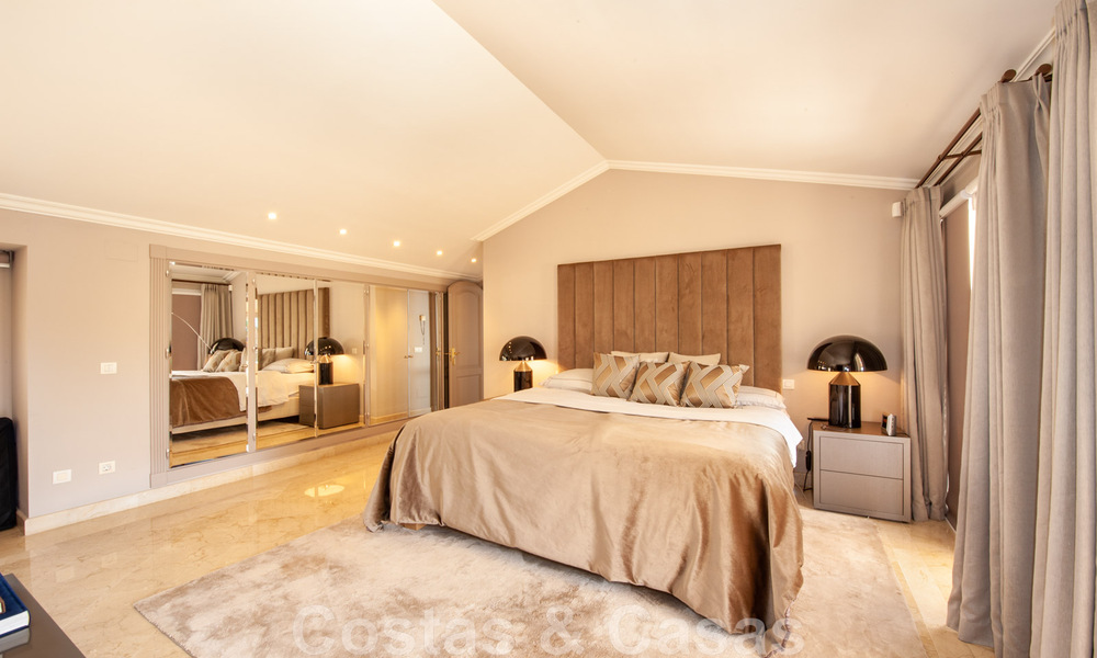 Penthouse de luxe à vendre dans un magnifique complexe de golf en première ligne à Nueva Andalucia, Marbella 42181