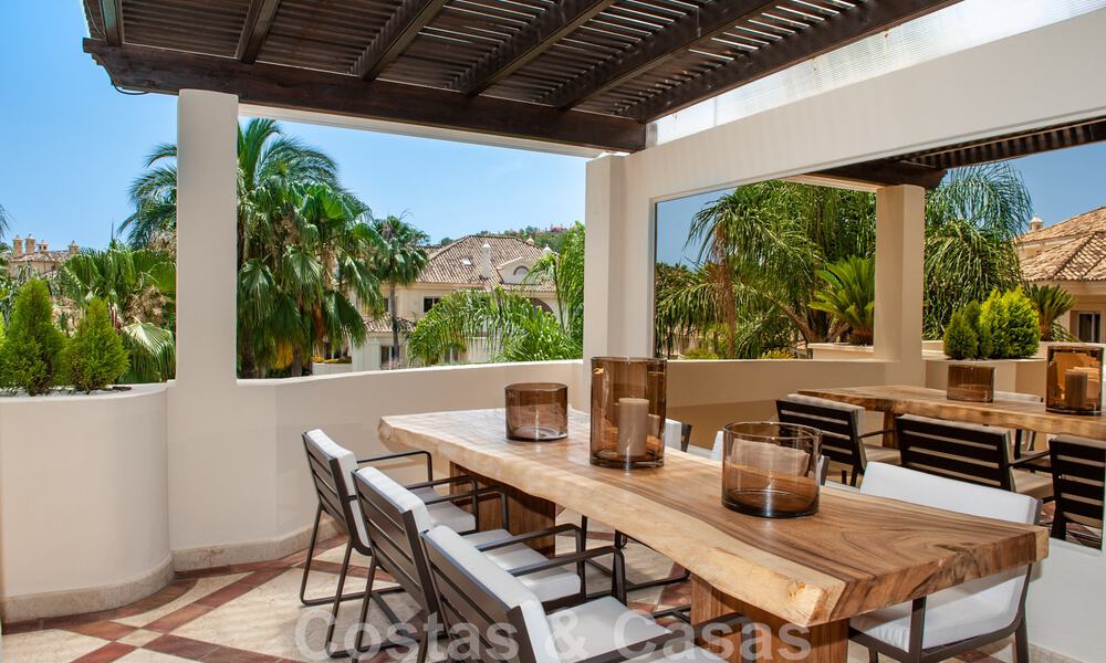 Penthouse de luxe à vendre dans un magnifique complexe de golf en première ligne à Nueva Andalucia, Marbella 42189