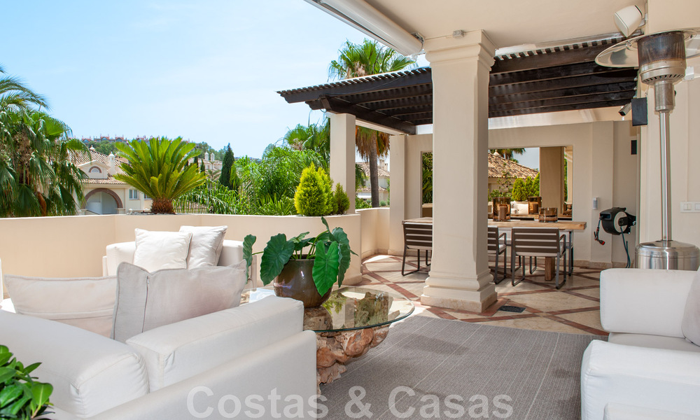 Penthouse de luxe à vendre dans un magnifique complexe de golf en première ligne à Nueva Andalucia, Marbella 42191