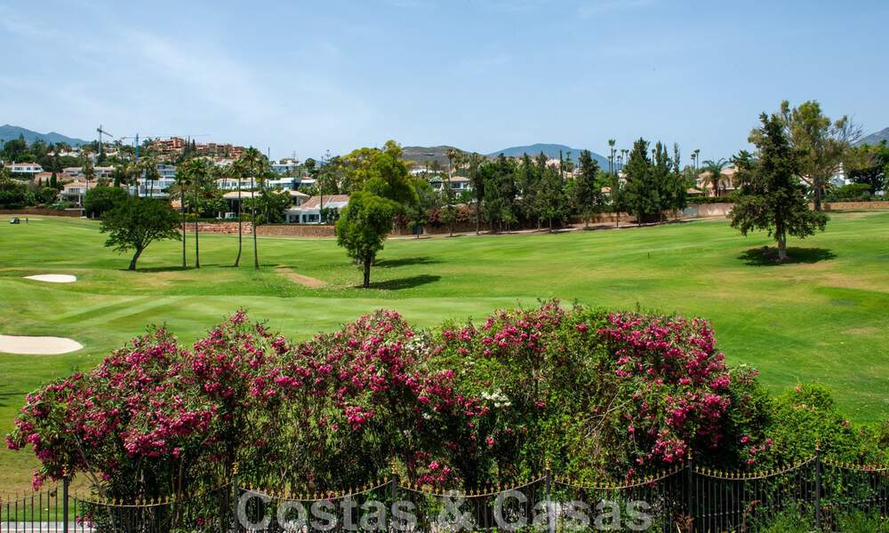 Penthouse de luxe à vendre dans un magnifique complexe de golf en première ligne à Nueva Andalucia, Marbella 42199
