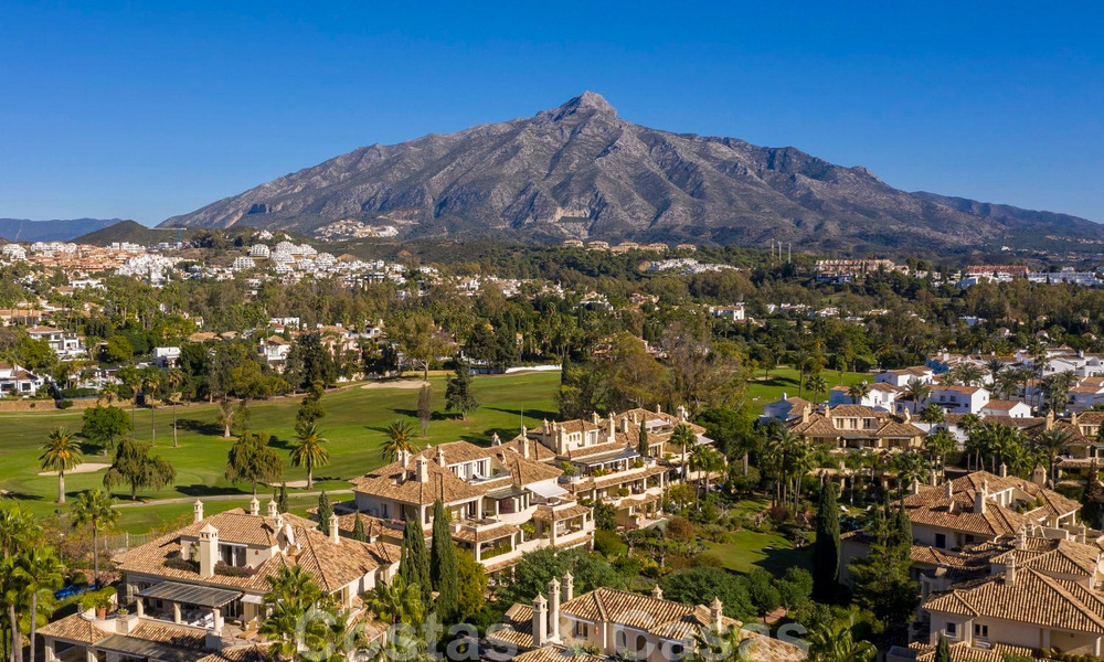 Penthouse de luxe à vendre dans un magnifique complexe de golf en première ligne à Nueva Andalucia, Marbella 42217