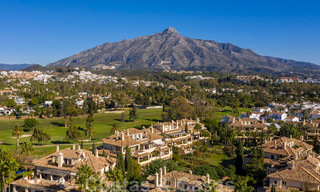 Penthouse de luxe à vendre dans un magnifique complexe de golf en première ligne à Nueva Andalucia, Marbella 42217 