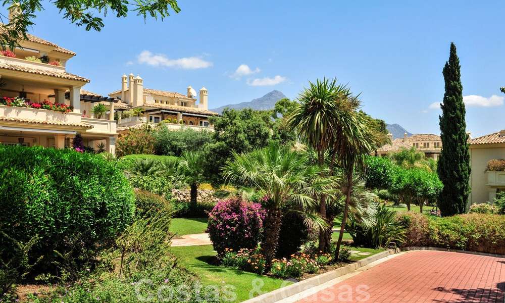 Penthouse de luxe à vendre dans un magnifique complexe de golf en première ligne à Nueva Andalucia, Marbella 42283