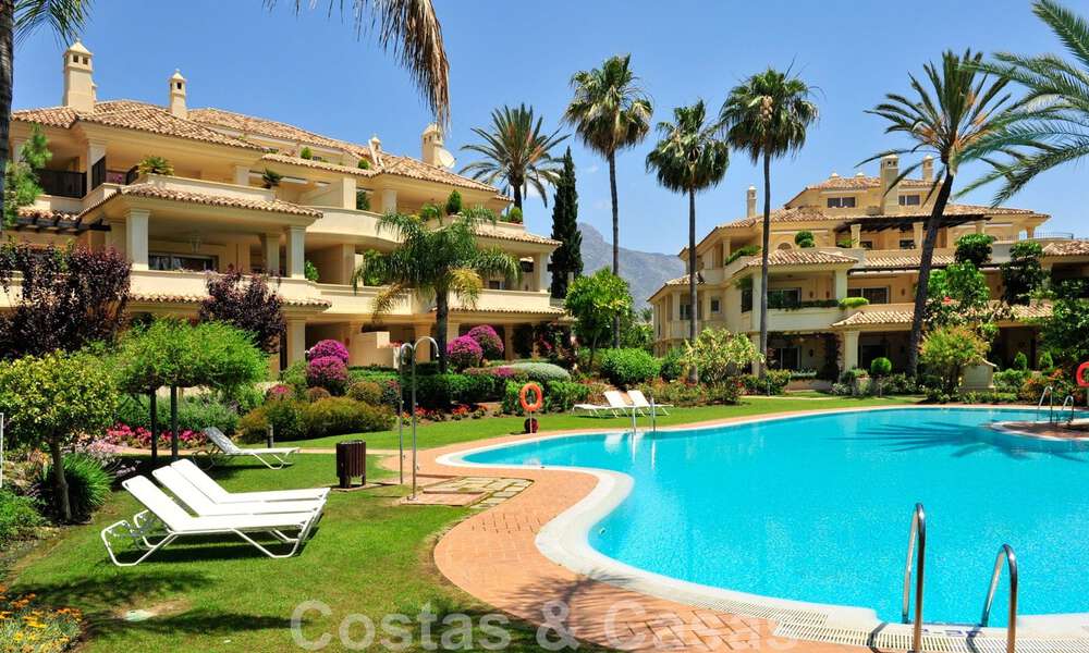 Penthouse de luxe à vendre dans un magnifique complexe de golf en première ligne à Nueva Andalucia, Marbella 42287