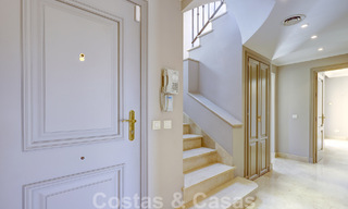 Penthouse de luxe à vendre dans un magnifique complexe de golf en première ligne à Nueva Andalucia, Marbella 51660 