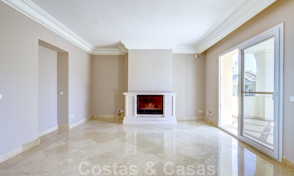 Penthouse de luxe à vendre dans un magnifique complexe de golf en première ligne à Nueva Andalucia, Marbella 51663