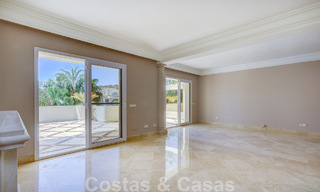 Penthouse de luxe à vendre dans un magnifique complexe de golf en première ligne à Nueva Andalucia, Marbella 51664 