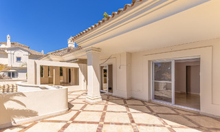 Penthouse de luxe à vendre dans un magnifique complexe de golf en première ligne à Nueva Andalucia, Marbella 51665 