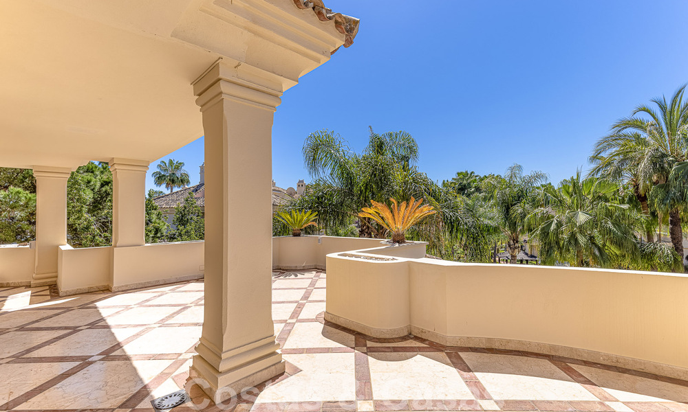 Penthouse de luxe à vendre dans un magnifique complexe de golf en première ligne à Nueva Andalucia, Marbella 51667