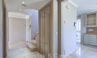 Penthouse de luxe à vendre dans un magnifique complexe de golf en première ligne à Nueva Andalucia, Marbella 51674 
